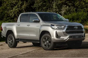 El nuevo Toyota Hilux con etiqueta ECO llega a España, precios y gama de la versión Mild Hybrid 48V