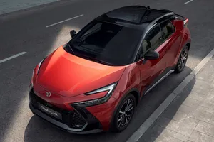 El Toyota C-HR Hybrid estrena el acabado Spirit, bien equipado y más calidad interior con un precio que no te dejará indiferente