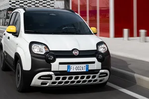 Italia - Diciembre 2024: Victoria total del FIAT Panda mientras el Jeep Avenger completa un gran año