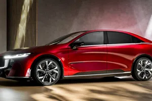 Mazda calienta motores con el nuevo 6 eléctrico, llega en verano y su precio ya da de qué hablar