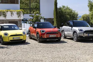 MINI reacciona a la caída del Plan MOVES III, "descuentazo" en todos sus coches eléctricos y cargador de regalo