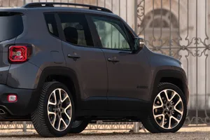 Es de una legendaria marca de todoterrenos y rival del Dacia Duster, este SUV con etiqueta ECO y 5.800 € de descuento es infalible