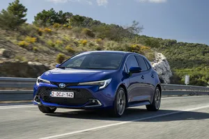España - Enero 2025: Toyota mantiene el pie en el acelerador y vuelve a arrasar