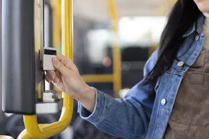 El truco del Gobierno para conceder las nuevas ayudas al transporte en 2025