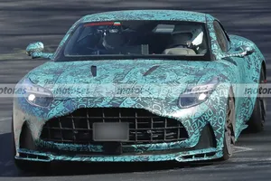Aston Martin suelta los nuevos DB12 AMR en Nürburgring, dos bestias con sed de récords