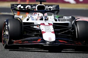 Verstappen da la campanada en Suzuka y le quita la pole a los McLaren