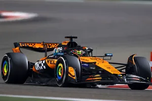 Piastri reafirma su favoritismo en Sakhir con una milimétrica pole en un descalabro de sus rivales