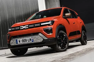 Dacia vuelve a adelantar las ayudas del Plan MOVES III, el SUV eléctrico Spring es ahora más barato que nunca