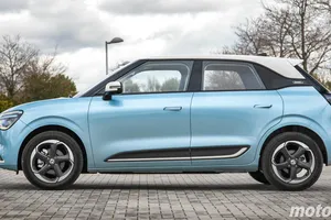 Es rival del Renault 5 y, aunque no es tan conocido, sí es más barato y tiene mejor maletero