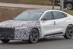 El Ford Mondeo no ha desaparecido, sigue con vida y pronto estrenará una actualización