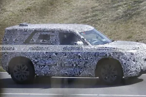 Primeras fotos espía del Baby Defender, el bombazo que prepara Land Rover para eclipsar al Evoque