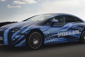 Mercedes se lanza a por Tesla y Lexus, el EQS 2026 estrenará una dirección electrónica revolucionaria