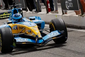 Muere una leyenda, el Renault R25 de Fernando Alonso
