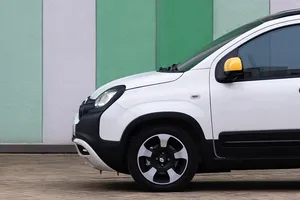 Barato, con etiqueta ECO y gasta poco, este coche nuevo por menos de 13.500 € es un chollo