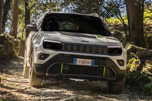 El 4x4 más barato de Jeep está en oferta con etiqueta ECO y un buen descuento que le acerca al Dacia Duster