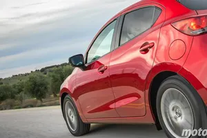Sigue vendiéndose por lo que vale un SEAT Ibiza pero, con etiqueta ECO y un motor japonés, es una compra más acertada