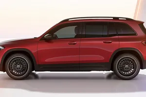 Con 9.000 € de descuento, este Mercedes eléctrico apunta directo al Peugeot E-5008 por precio