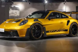 Este Porsche 911 tiene 200.000 euros solo en equipamiento extra y tardó dos años en fabricarse