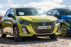 El mejorado Peugeot E-208 ya tiene precios, más autonomía para rivalizar con BYD