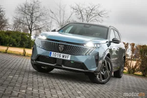 Prueba Peugeot E-5008 210 CV 73 kWh, espacio para siete pasajeros en clave 100% eléctrica