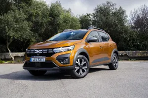 España - Mayo 2025: El Dacia Sandero sigue imparable y otra marca china llega al mercado