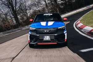 El récord en Nürburgring que no te esperabas: ¿cuánto tarda un coche sin carné en dar una vuelta al Infierno Verde?