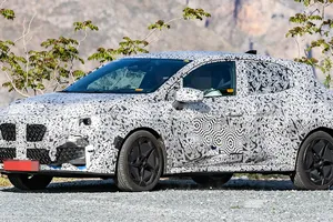 El nuevo Renault Clio 2026 pierde camuflaje, comienza el destape de la sexta generación