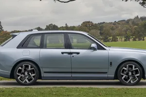 Este Rolls-Royce Cullinan Black Badge oculta un detalle que tienes que mirar dos veces (o más) para verlo