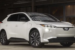 El Subaru Solterra 2026 sube el listón, ahora más deportivo y llega más lejos