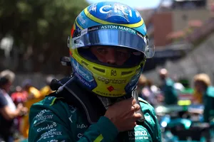 Alonso señala a Mercedes y Cowell pide un análisis “forense” del motor: “Había seis y se ha roto el mío”