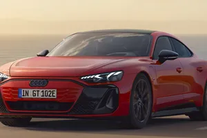 El Audi e-tron GT estrena versión de acceso, no ha brillado como el Taycan pero aún tiene mucho que decir