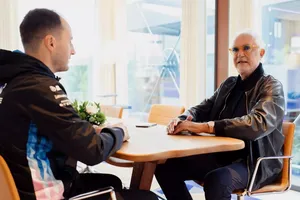 Briatore repele las críticas y Oakes rompe su silencio tras renunciar como director de Alpine