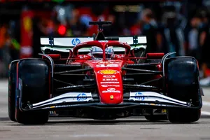 Leclerc hace renacer a Ferrari en el patio de su casa; comienzo prometedor de Sainz y Alonso
