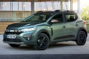 Una diputada critica en el Congreso que el Dacia Sandero cueste el doble que en 2018