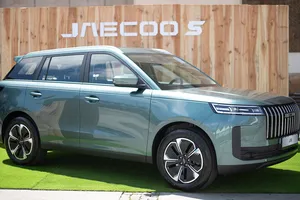 Se acaba de presentar en España y ya apunta a SUV superventas, así es el nuevo JAECOO 5