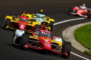 Josef Newgarden desafía a Palou y domina las simulaciones de carrera y clasificación del jueves