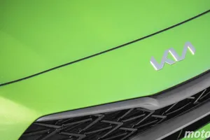 KIA sacrificará un modelo clave para hacer sitio al EV3… justo cuando Volkswagen lanzará su nuevo T-Roc