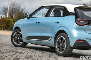 Rival del BYD Dolphin Surf, pero con 5 plazas y mejor maletero, este eléctrico chino gana en practicidad y está en oferta