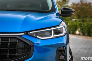 Es como el Toyota RAV4 pero 7.400 € más barato, tiene motor híbrido y se fabrica en España