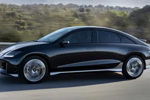 Es rival del Tesla Model 3 pero tiene precio de Citroën, este eléctrico con 21.000 € de descuento es un chollo