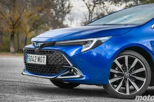 Con más de 6.000 € de descuento, fiabilidad Toyota y un motor híbrido, este compacto es un duro rival del Volkswagen Golf