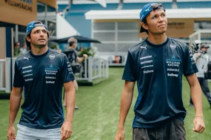 Lo que realmente pasó entre Sainz y Albon en Miami: "Te sientes estúpido”