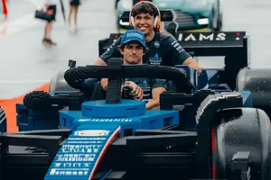Sainz pone al Williams en su sitio