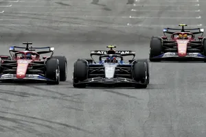 ¿Ve Sainz a Williams capaz de ganar a Ferrari?: “En las primeras seis carreras se puede ver…”