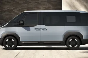 KIA regresa al monovolumen a lo grande, el nuevo PV5 ya tiene precios y apunta directo al ID. Buzz