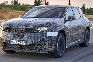 El nuevo BMW iX3 2026 llega con un número que va a hacer temblar a todos los híbridos y diésel