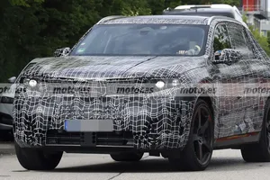BMW ya prueba el iX5 M70 xDrive, no parece un super-SUV eléctrico pero va a volar