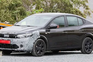 El Dacia Logan sigue vivo, y estas fotos espía confirman la gran novedad que llega en 2025