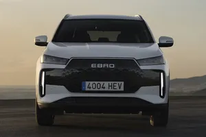 EBRO está lista para ensamblar en España su primer SUV HEV, un esperado híbrido cuyo precio apunta al MG ZS