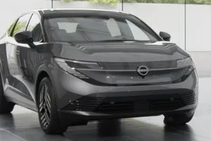 El nuevo LEAF 2026 ya está casi listo, Nissan sube la apuesta con potencia, diseño… y un cambio que nadie esperaba